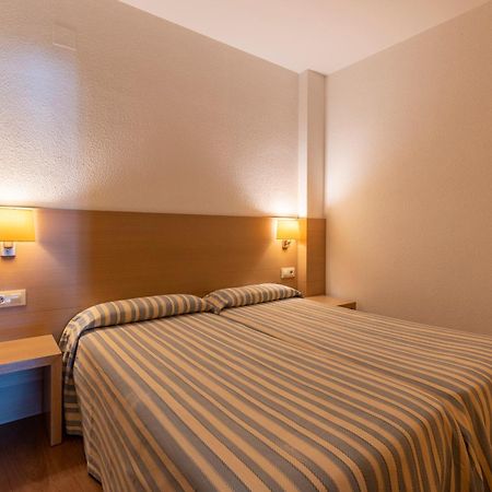 Almirall Apartaments يوريت دي مار المظهر الخارجي الصورة