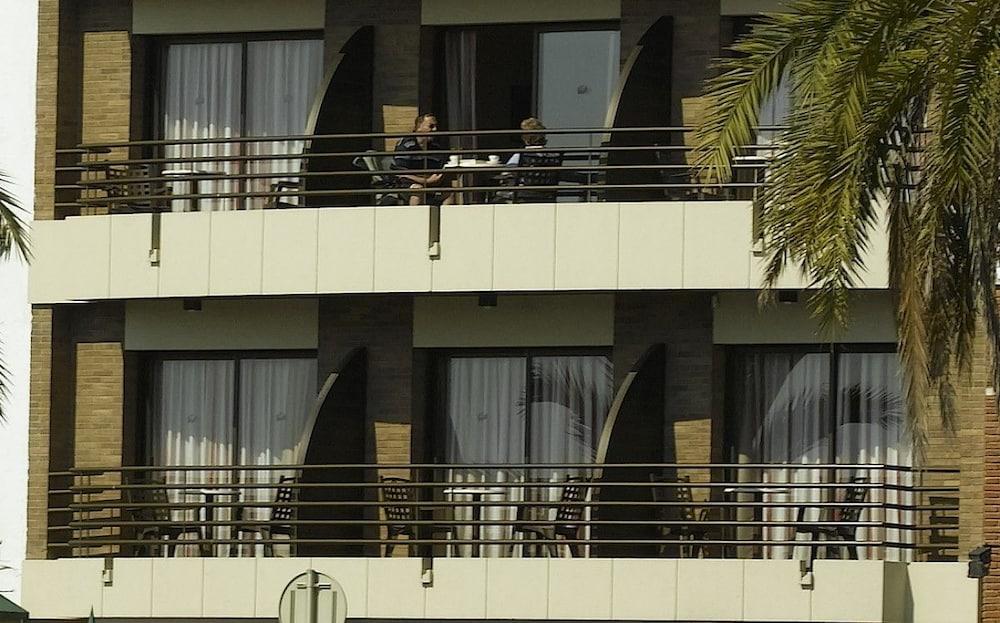 Almirall Apartaments يوريت دي مار المظهر الخارجي الصورة
