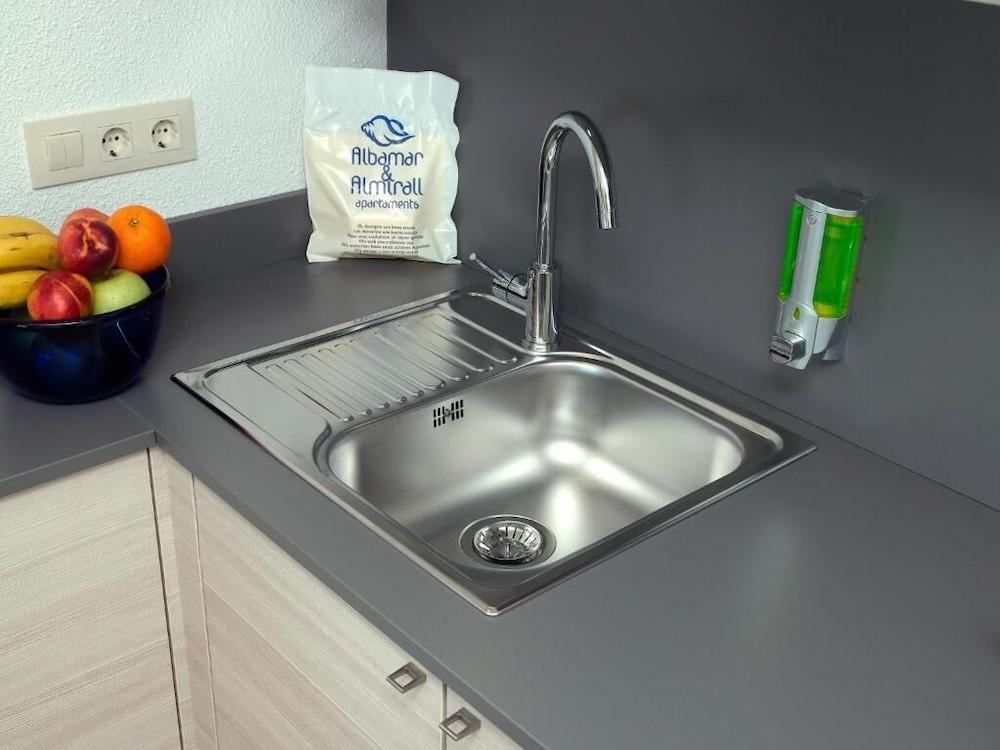 Almirall Apartaments يوريت دي مار المظهر الخارجي الصورة