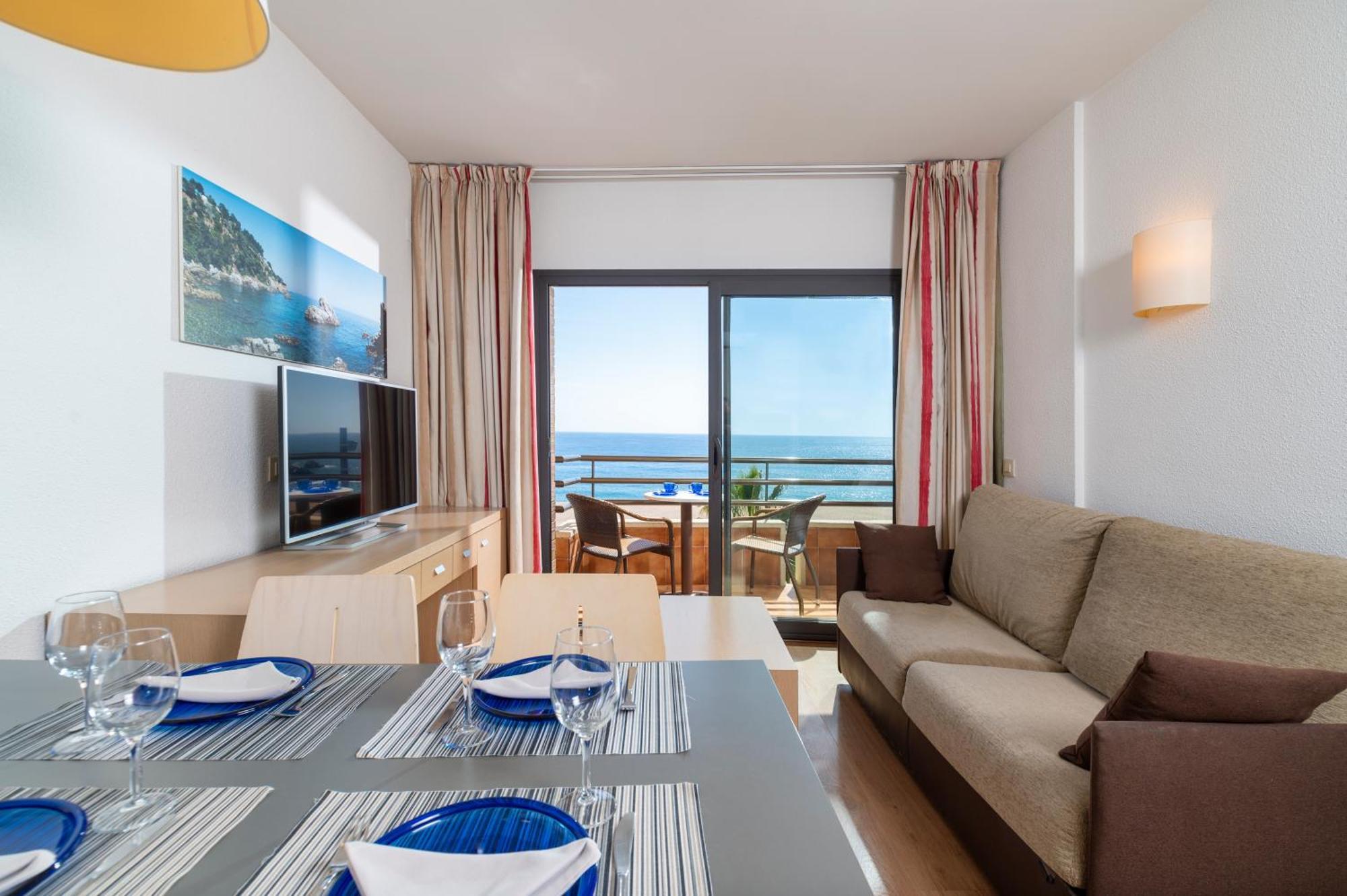 Almirall Apartaments يوريت دي مار المظهر الخارجي الصورة
