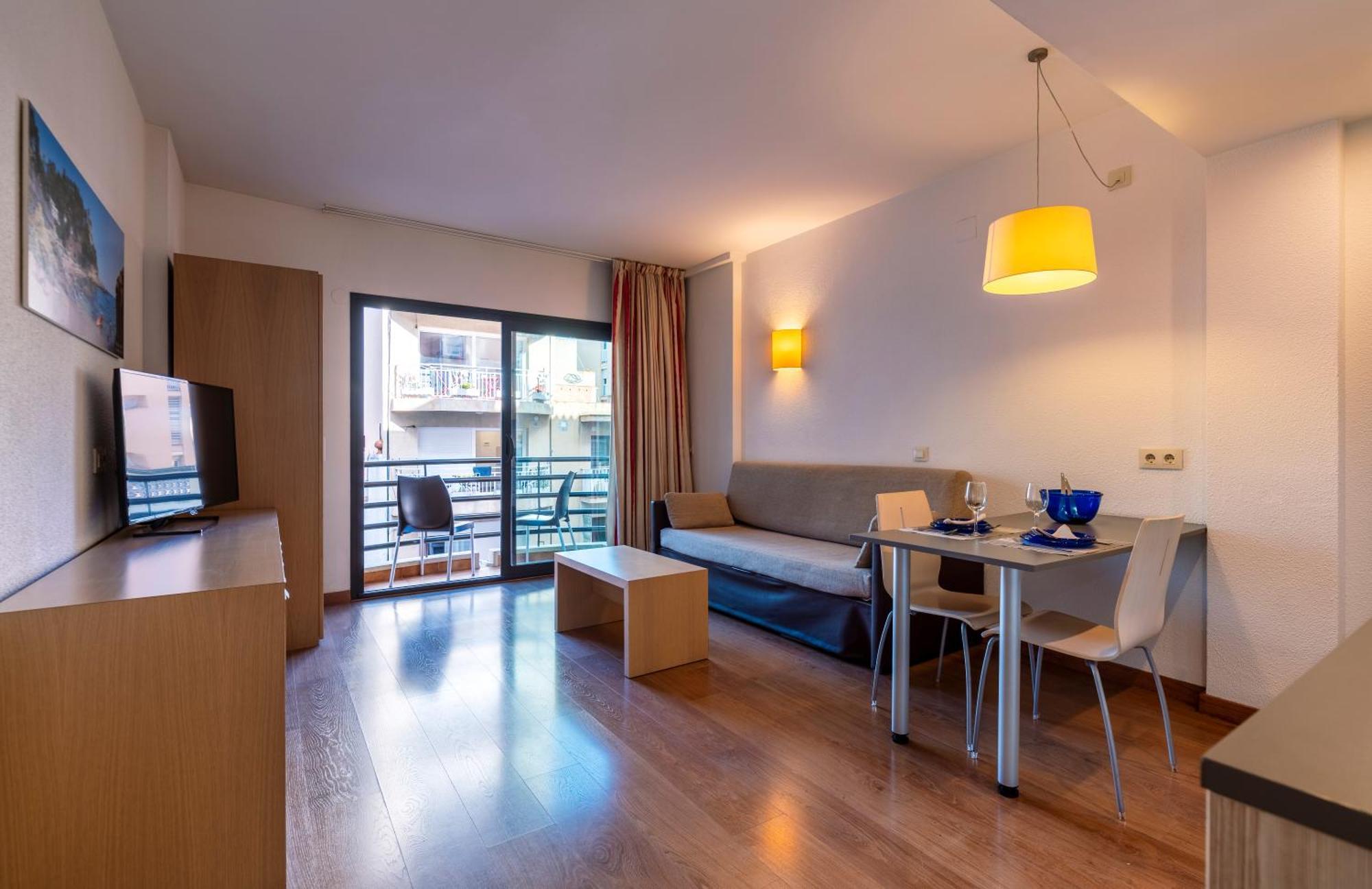 Almirall Apartaments يوريت دي مار المظهر الخارجي الصورة