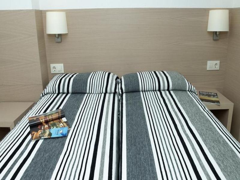 Almirall Apartaments يوريت دي مار المظهر الخارجي الصورة