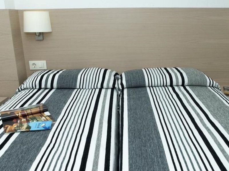 Almirall Apartaments يوريت دي مار المظهر الخارجي الصورة