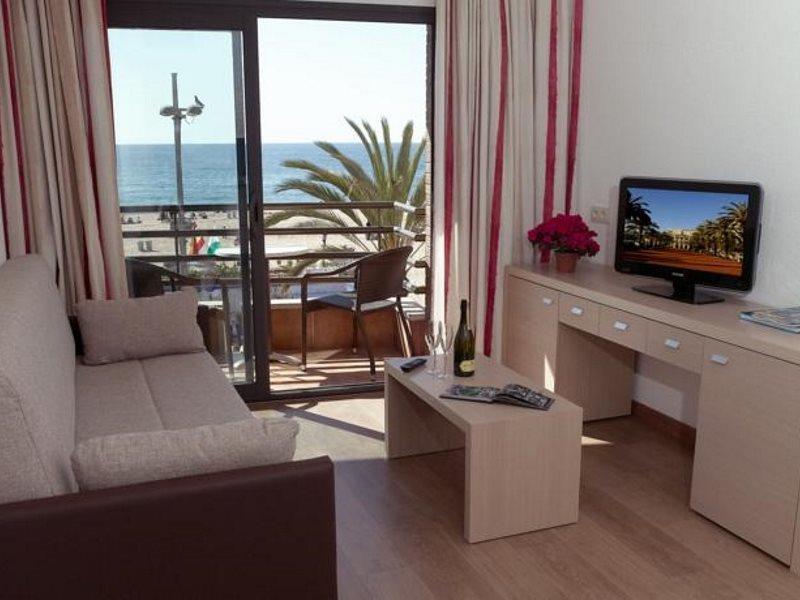 Almirall Apartaments يوريت دي مار المظهر الخارجي الصورة