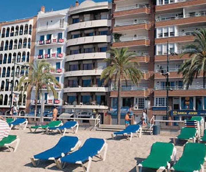 Almirall Apartaments يوريت دي مار المظهر الخارجي الصورة